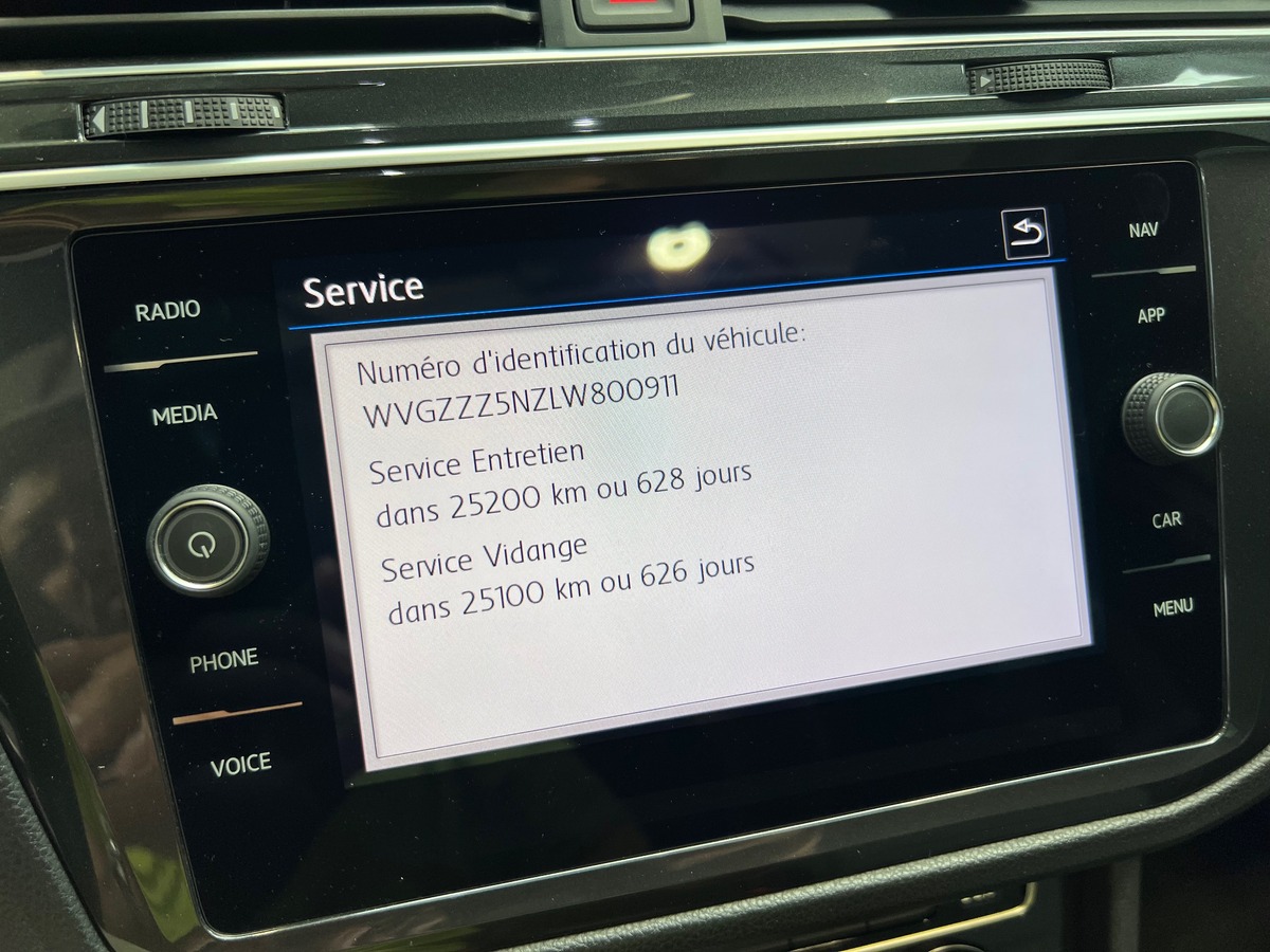 Volkswagen Tiguan II 2.0 TDI 150 DSG7 R-LINE  ATTELAGE/TOIT PANO/CARPLAY/
