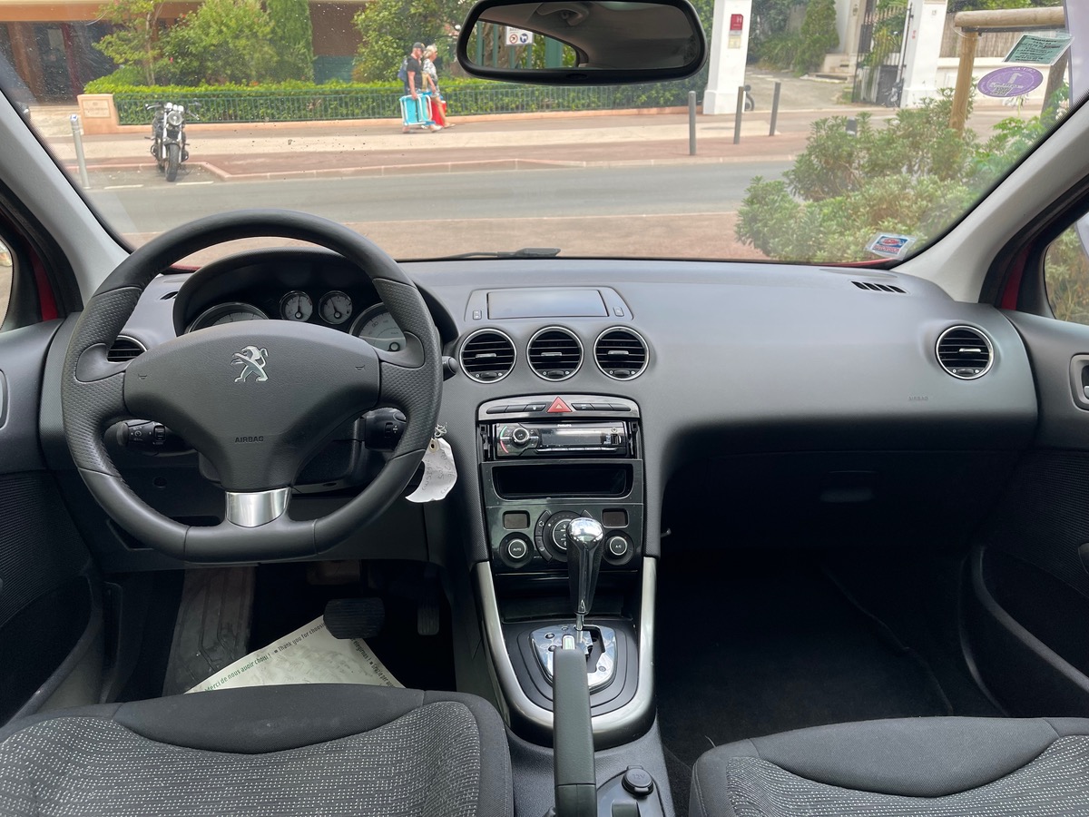 Peugeot 308 1.6 VTI 120 CV / KM Réel /Toit Panoramique / Boite Auto/ 5 Portes