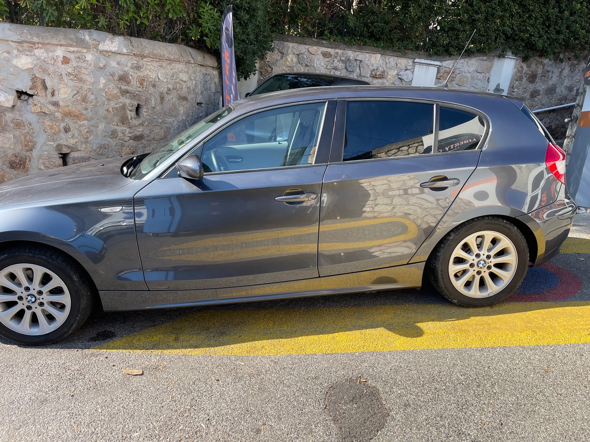 Bmw Série 1 120 i 2.0 i 150 CV / KM réel / Luxury / Interieur Cuir / Jantes M / 5 Portes /Boite Auto