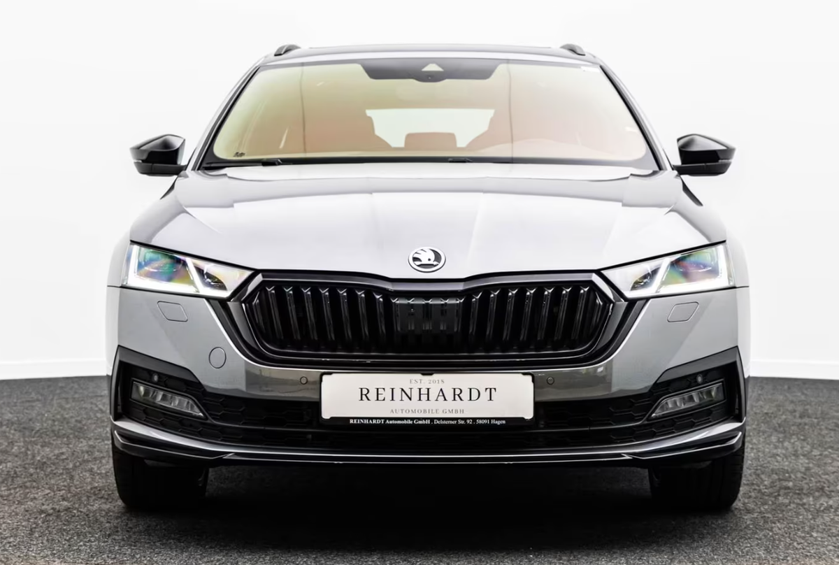 Skoda Octavia Combi IV 1.4 TSI PHEV iV 204ch Sportline DSG6e Hybride/Toit ouvrant/Feux matrix