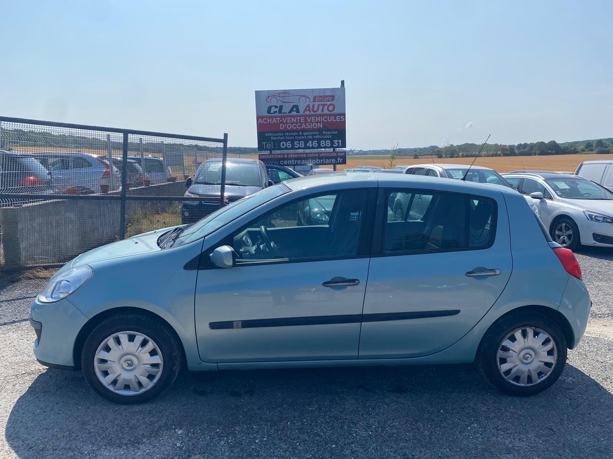 RENAULT Clio III 1.6 16v 110cv boite auto 172000km