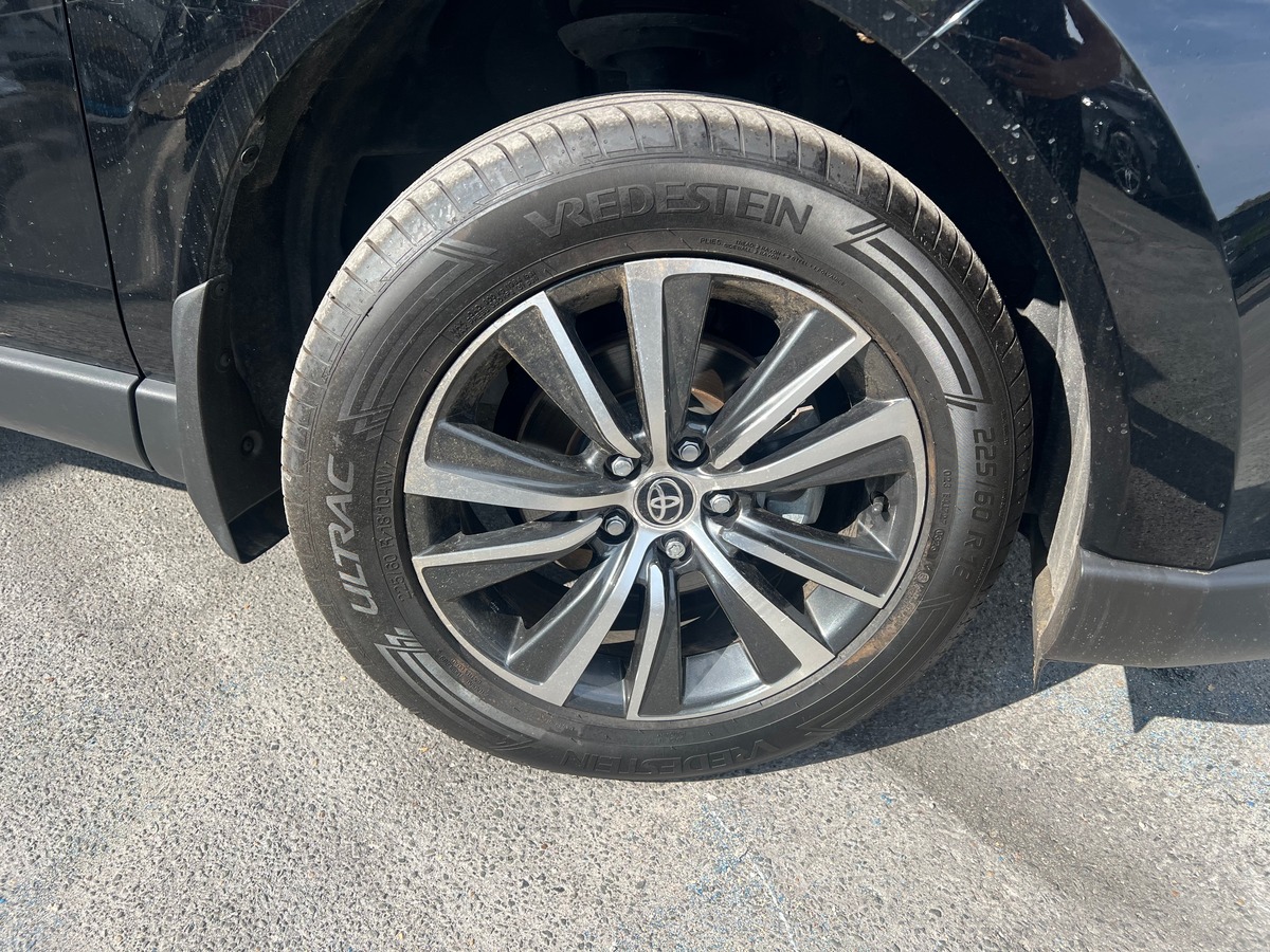 Toyota RAV4 Toyota Venza Hybrid 2.5l 222ch - équivalent RAV4 - sièges chauffants / caméra de recul