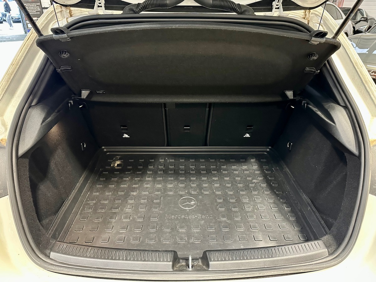 Mercedes Benz Classe A IV 200 D AMG Line 8G-DCT Options+++ a