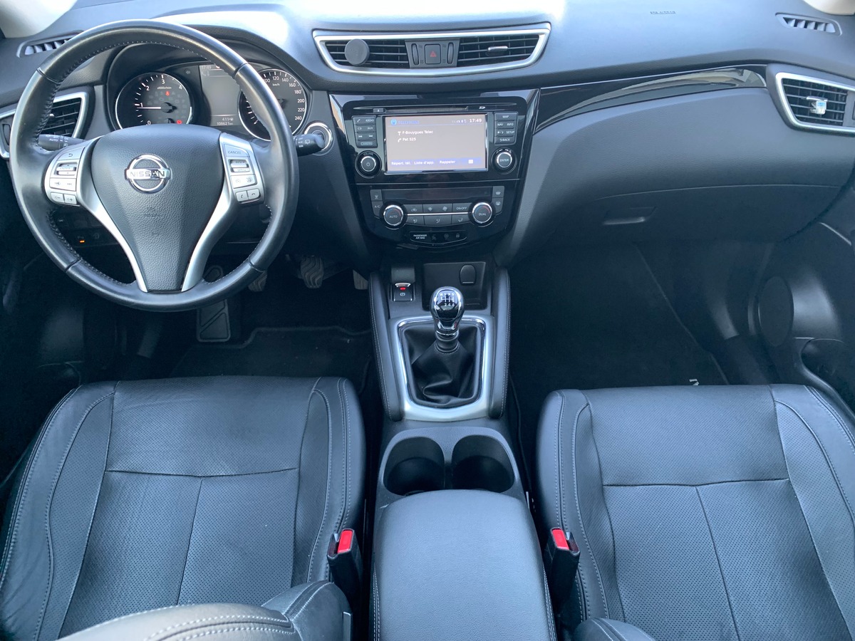Nissan Qashqai 130 ch | Black edition | Caméra vue panoramique 360° | Toit panoramique | Jantes Alu