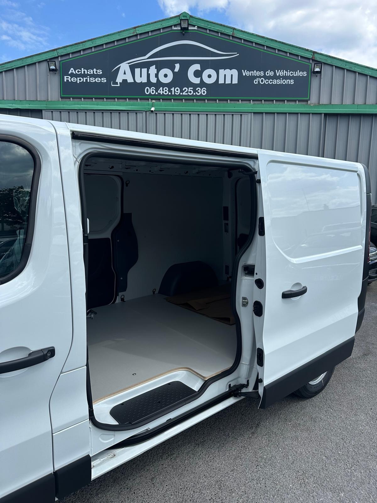 RENAULT Trafic L2H1 2.3 DCI 130CH GRAND CONFORT + ATTELAGE