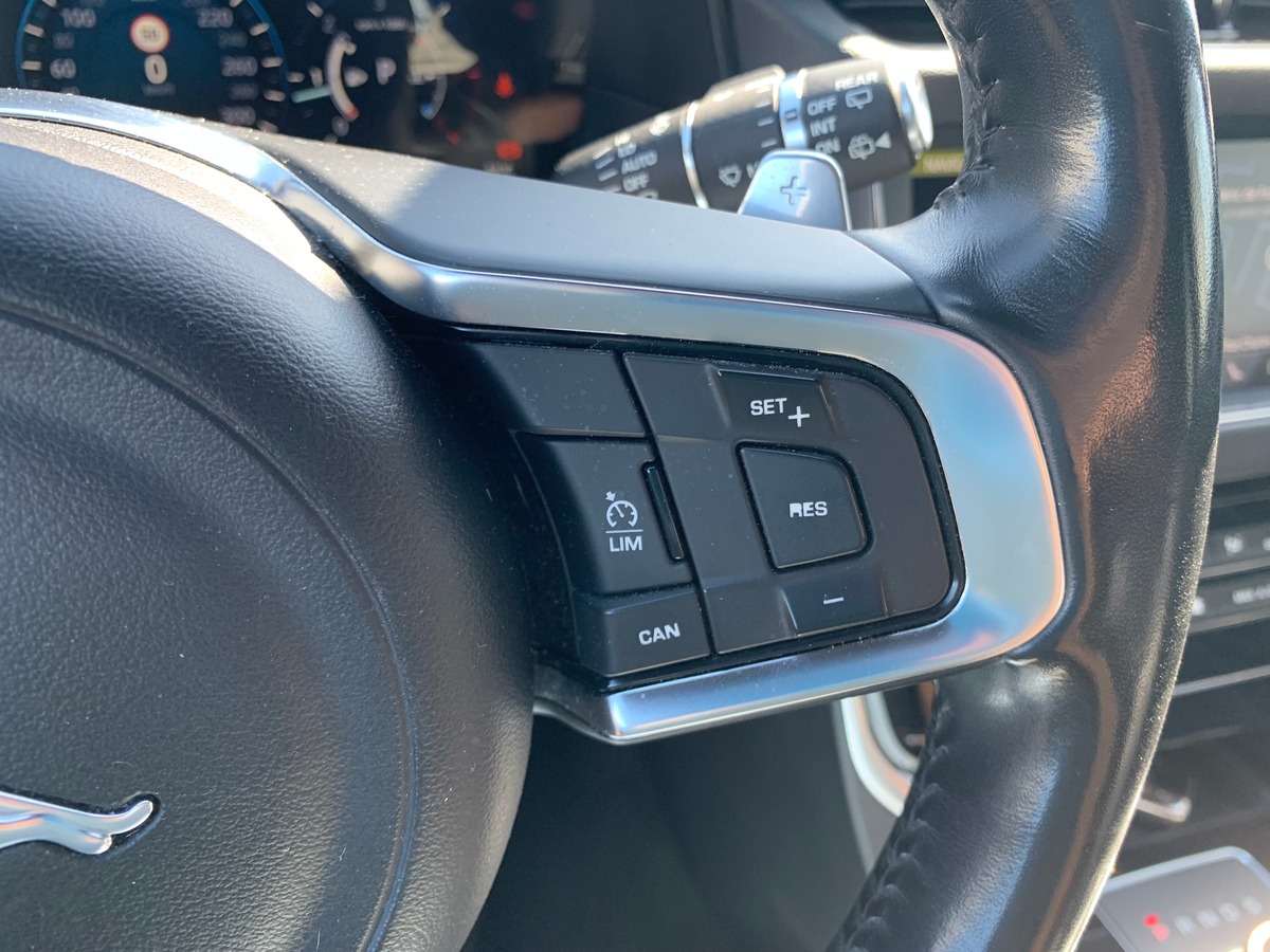 Jaguar XF Sportbrake 240 ch | R Sport | AWD | Toit panoramique | Caméra de recul | Apple car play