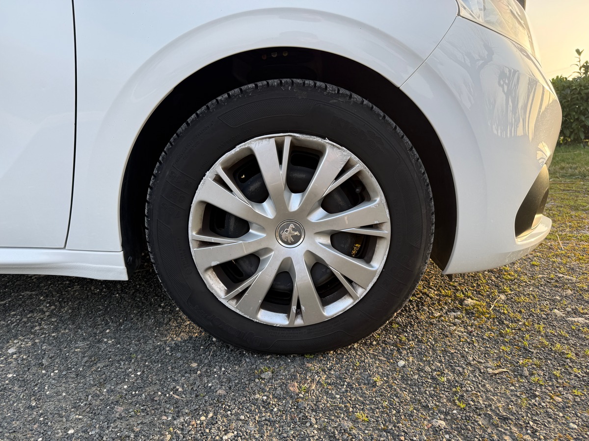 Peugeot 208 AFFAIRE 1.6 BLUEHDI 100 PACK CLIM NAV - TVA RÉCUPÉRABLE