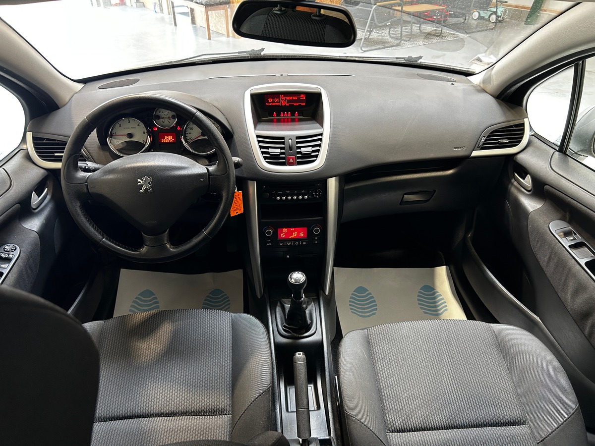Peugeot 207 SW 1.6 HDi FAP 92 cv / DISTRIBUTION ET VIDANGE OK / SUIVI OK / GARANTIE