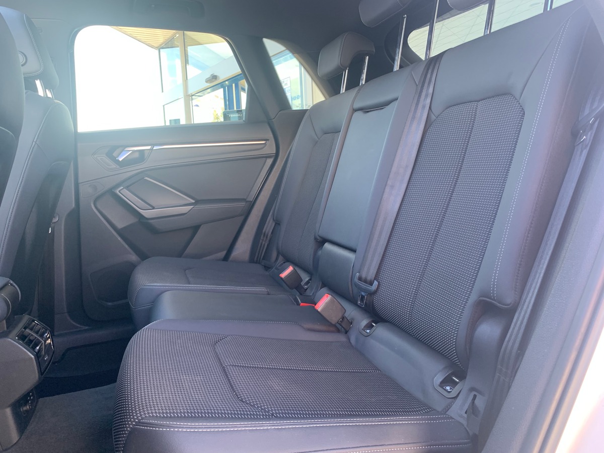 Audi Q3 150 ch | S line | Toit ouvrant | Caméra de recul | Apple car play | Attelage | Régulateur