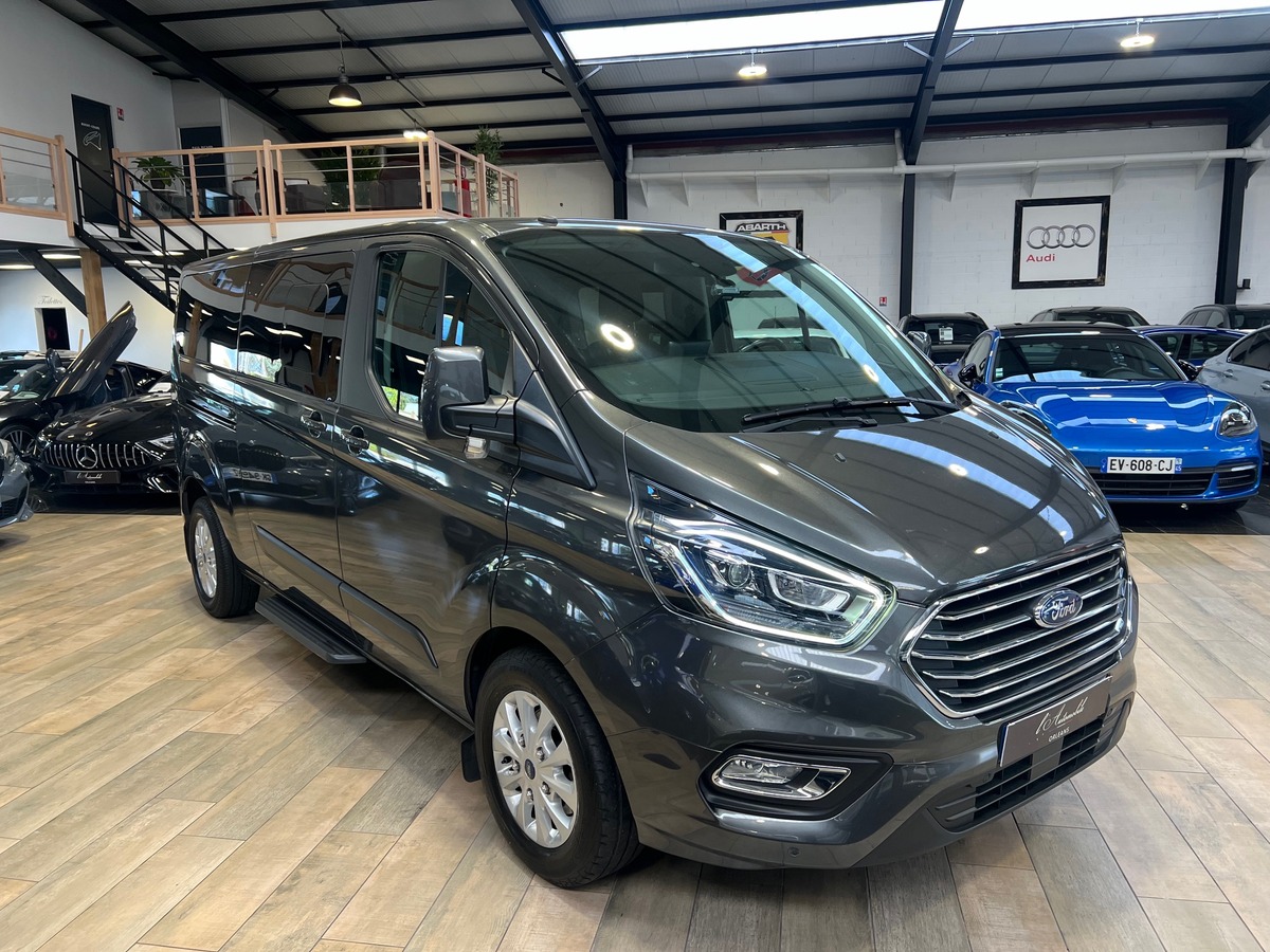 Ford Tourneo Custom L2H1 2.0 TDCI ECOBLUE 170 TITANIUM 9 PLACES MINIBUS