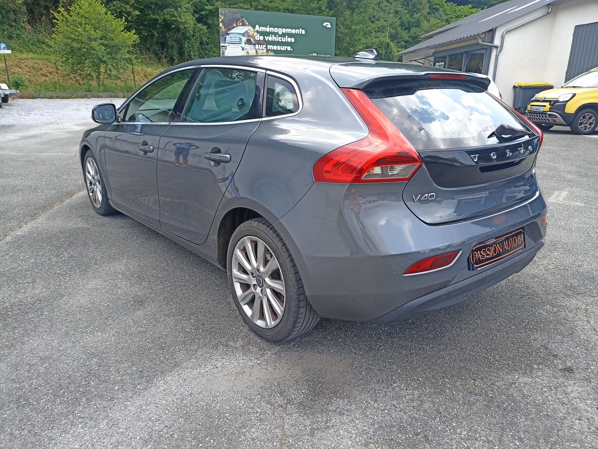 Volvo V40 D2 MOMENTUM