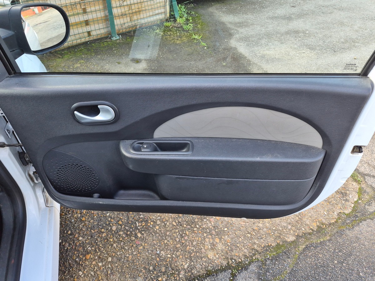 RENAULT Twingo II 1.2 16V LEV ACCESS