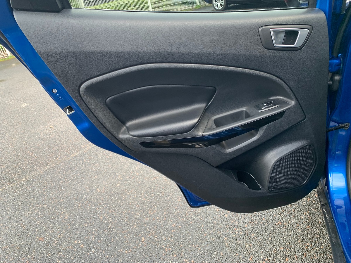 Ford EcoSport 125 | ST-LINE | Caméra de recul | Apple Car play | Régulateur de vitesse | Attelage