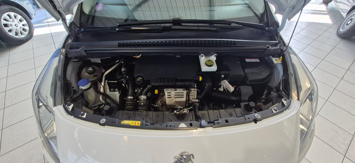Peugeot 3008 1.2L STYLE  130CV PURETECH S&S
