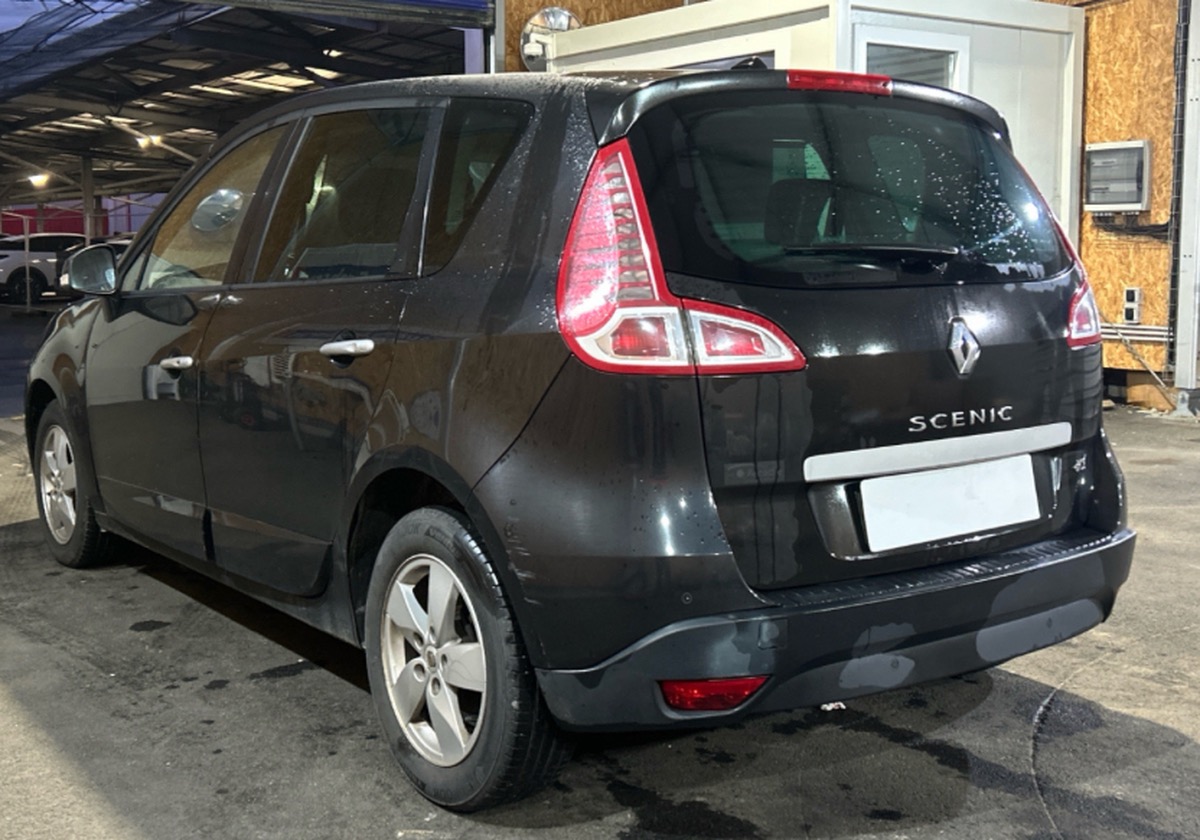 RENAULT Scenic III 1.9 dci