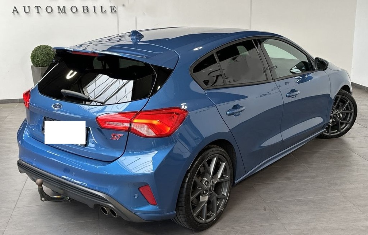 Ford Focus 2.0  ST line 190ch NAV/LED/AHK/ACC/VCOCKPIT/B&O/1 ere MAIN .