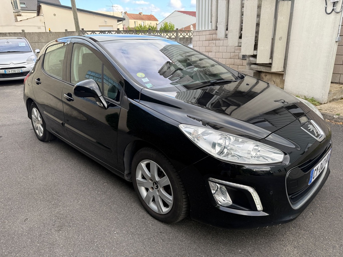 Peugeot 308 1.6 e-HDI 115 CV allures  en 4X