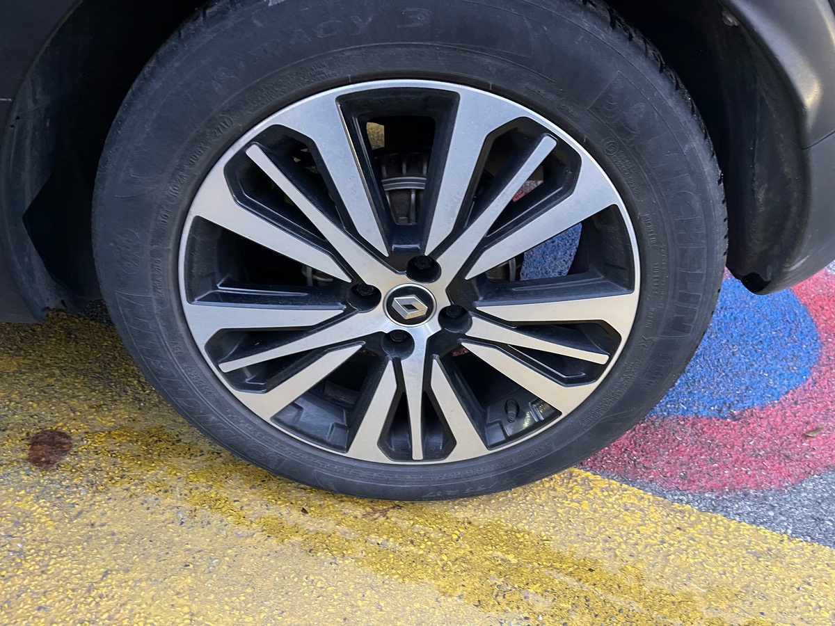 RENAULT Captur 1.5 DCI 110 CV / Initiale Paris /Phase 2 / Pack Bose /Attelage / Caméra /