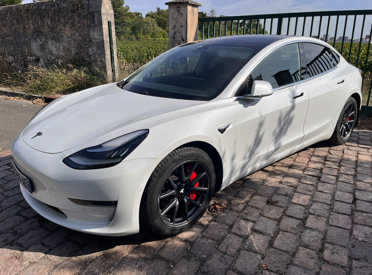 Tesla Model 3 Dual Motor AWD (Long Range)