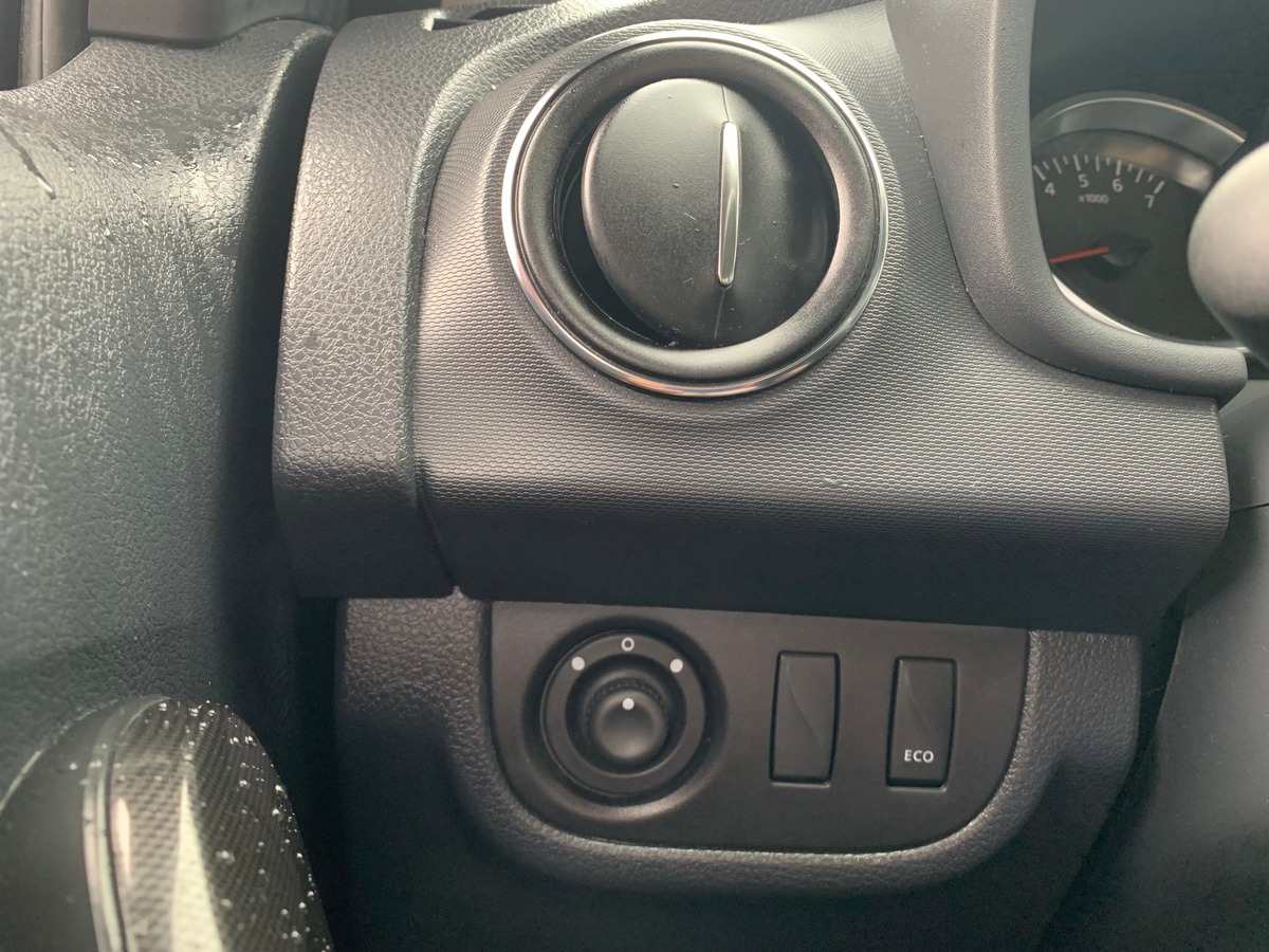 Dacia Sandero 90 ch | Lauréate | Phase 2 | GPS | Régulateur de vitesse | Climatisation | Bluetooth