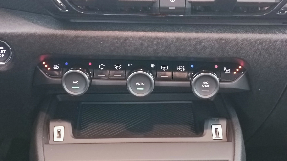 Citroën C4 145 ch | 1.2 Hybride | Max e-DCS6 | Ecran central 10" tactile | PLUSIEURS COLORIS