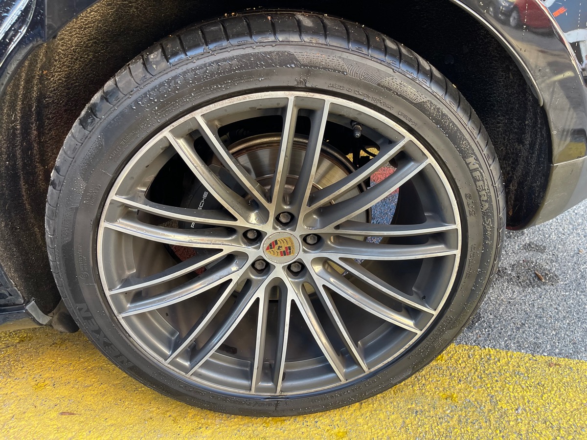 Porsche Macan 2.0 245 CV AWD / Pack Chrono / Toit Ouvrant / Pack Black /Echappement Sport/Jantes 911