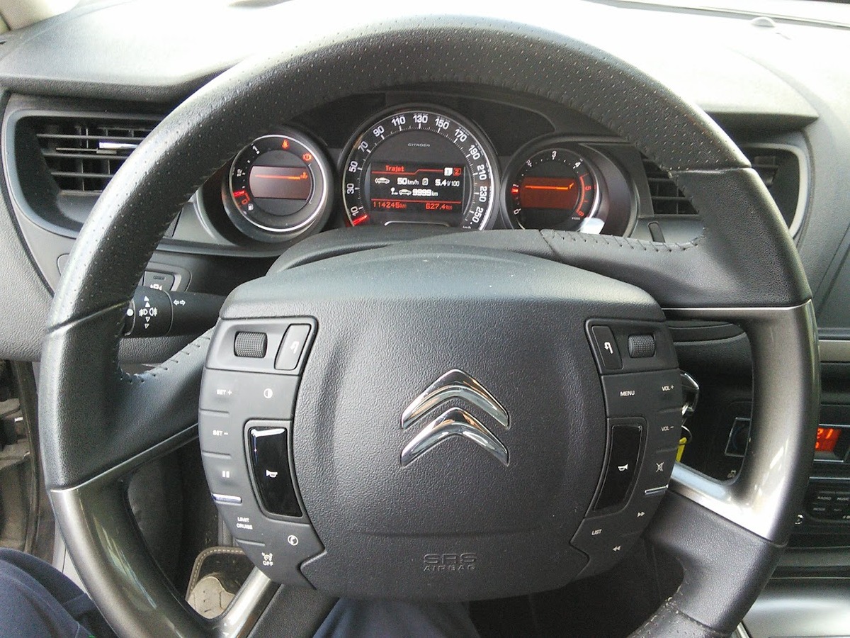 Citroën C5 Tourer 1.6 HDi 115  BUSINESS  - FACTURES ENTRETIEN