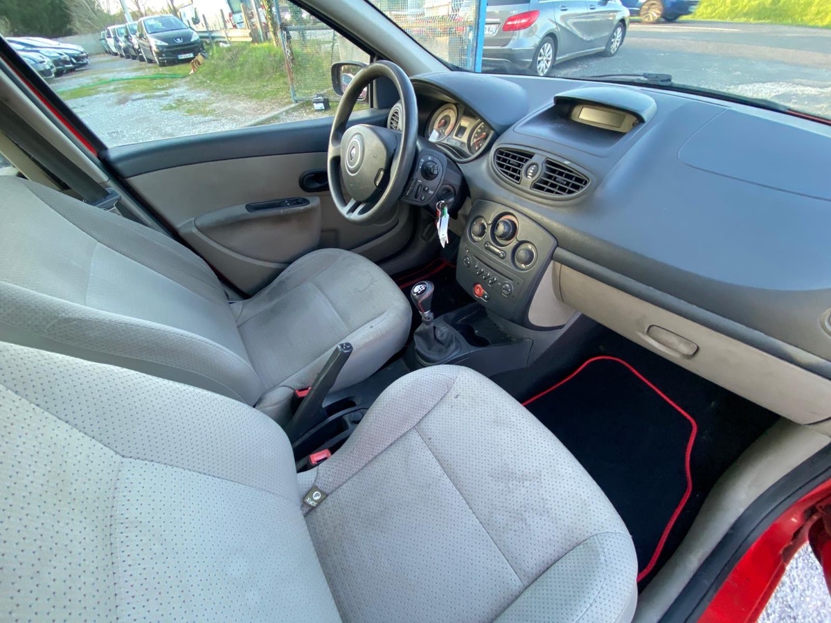 RENAULT Clio III 1ère main 1.5 dci 85cv 200000kms