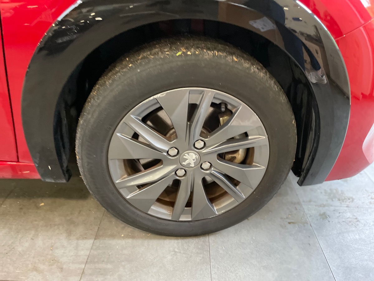 Peugeot 208 e-208 136ch Allure Pack