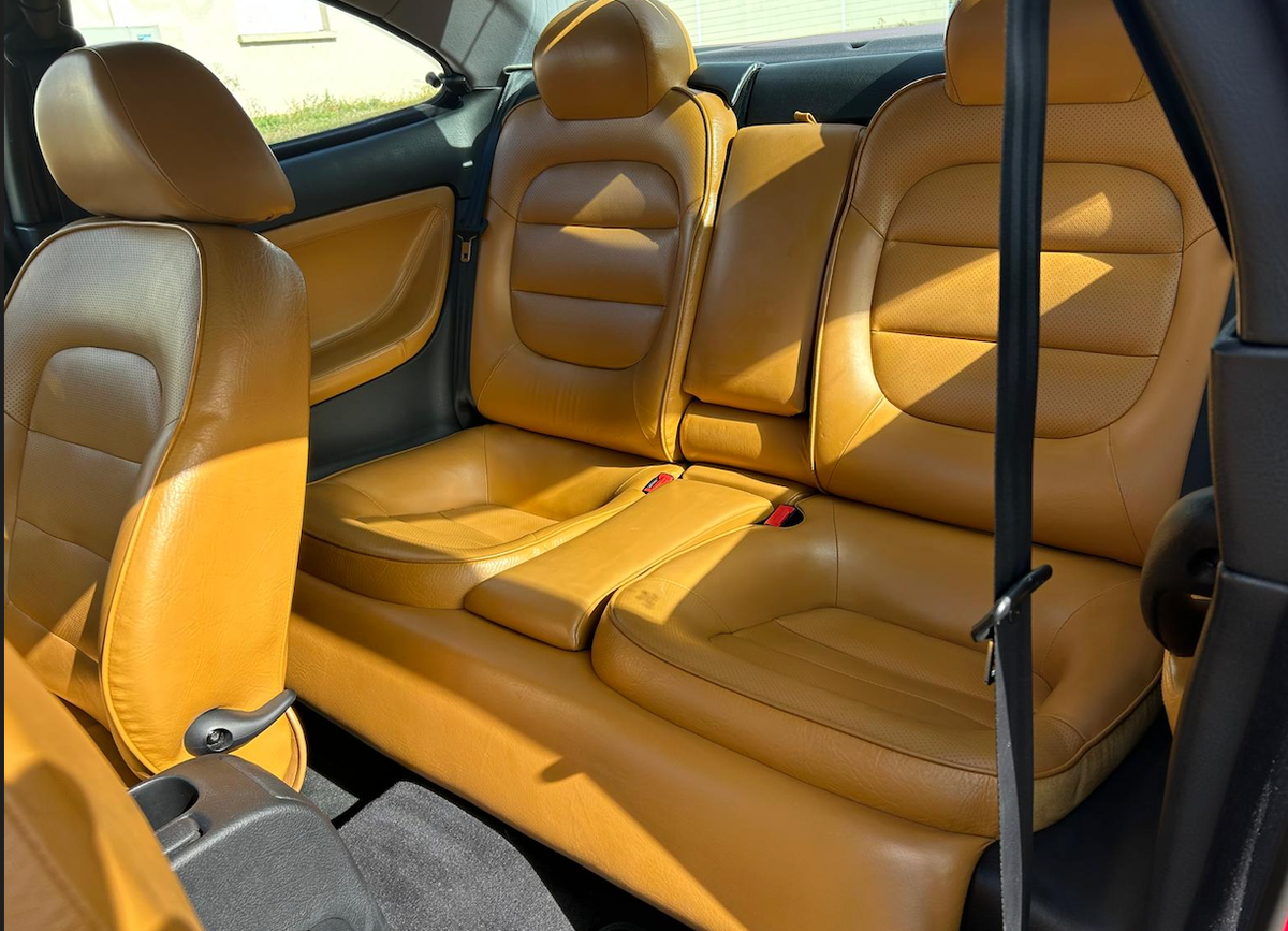 Peugeot 406 Coupé 2.0 16s (135 ch)