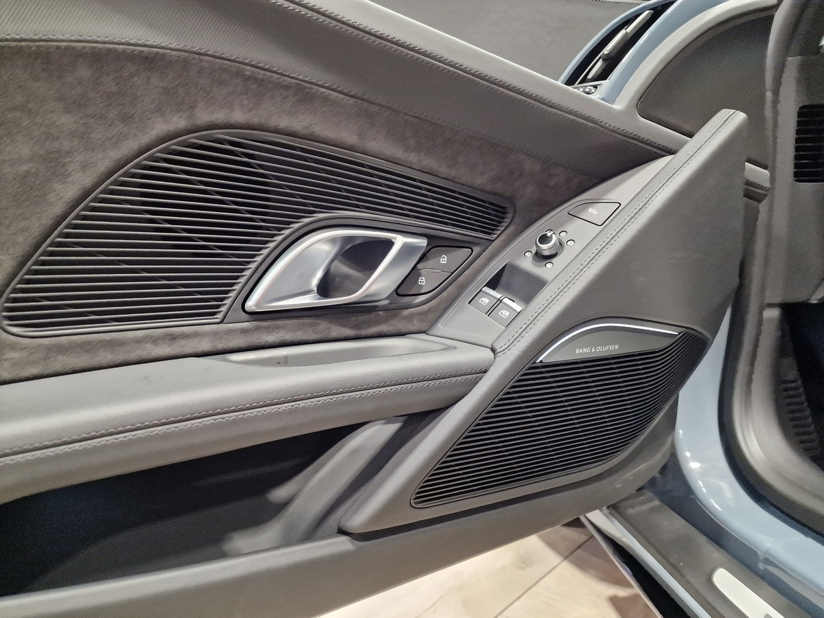 Audi R8 5.2 V10 FSI RWD LIGNE MILTEK 540CH