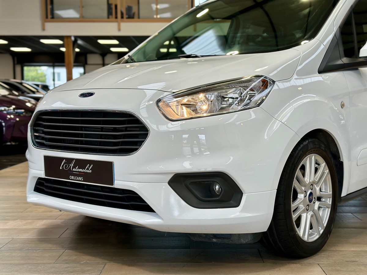 Ford Tourneo Courier (2) 1.5 TDCi 100 Titanium BVM6 + Attelage h