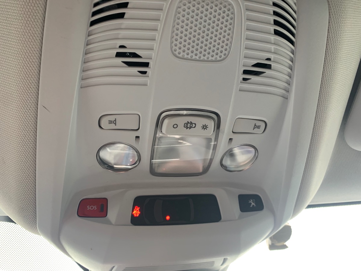 Peugeot 3008 130 ch | Allure business | Mirror link | Caméra recul | Coffre assisté électriquement