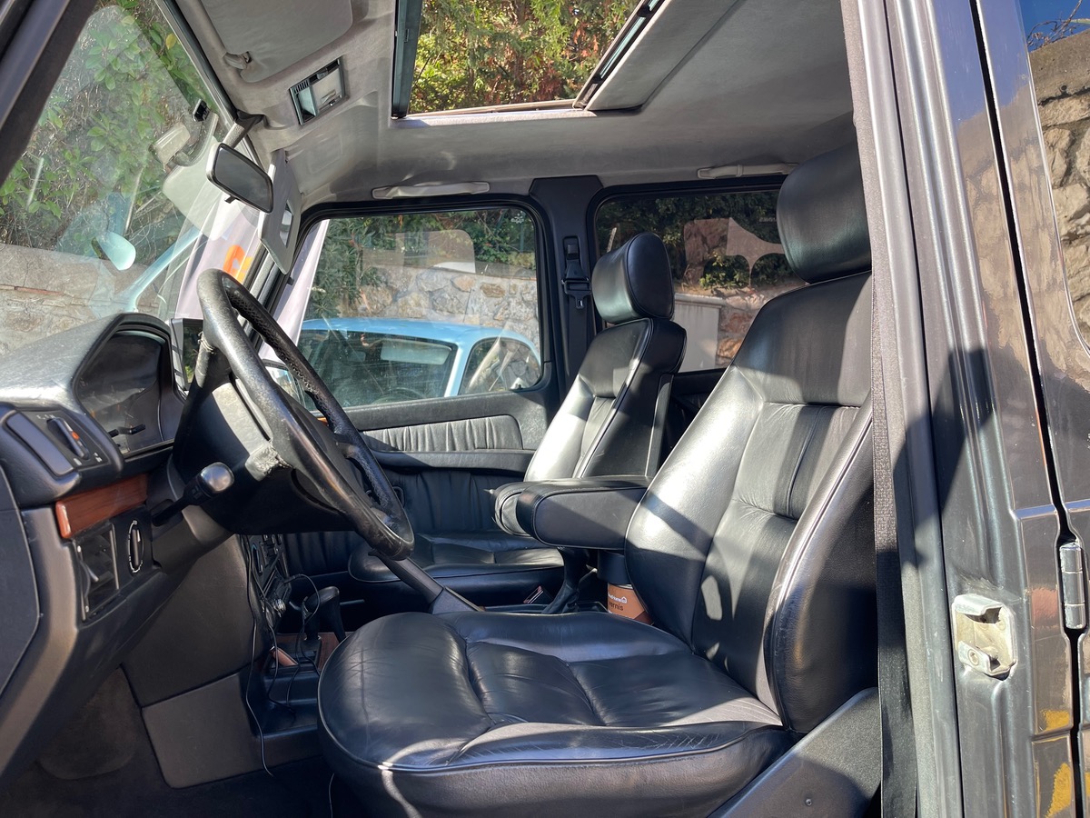 Mercedes-Benz Classe G 300 GD 113 CV /  Boite Automatique / Toit Ouvrant / Clim/ Jantes Noir