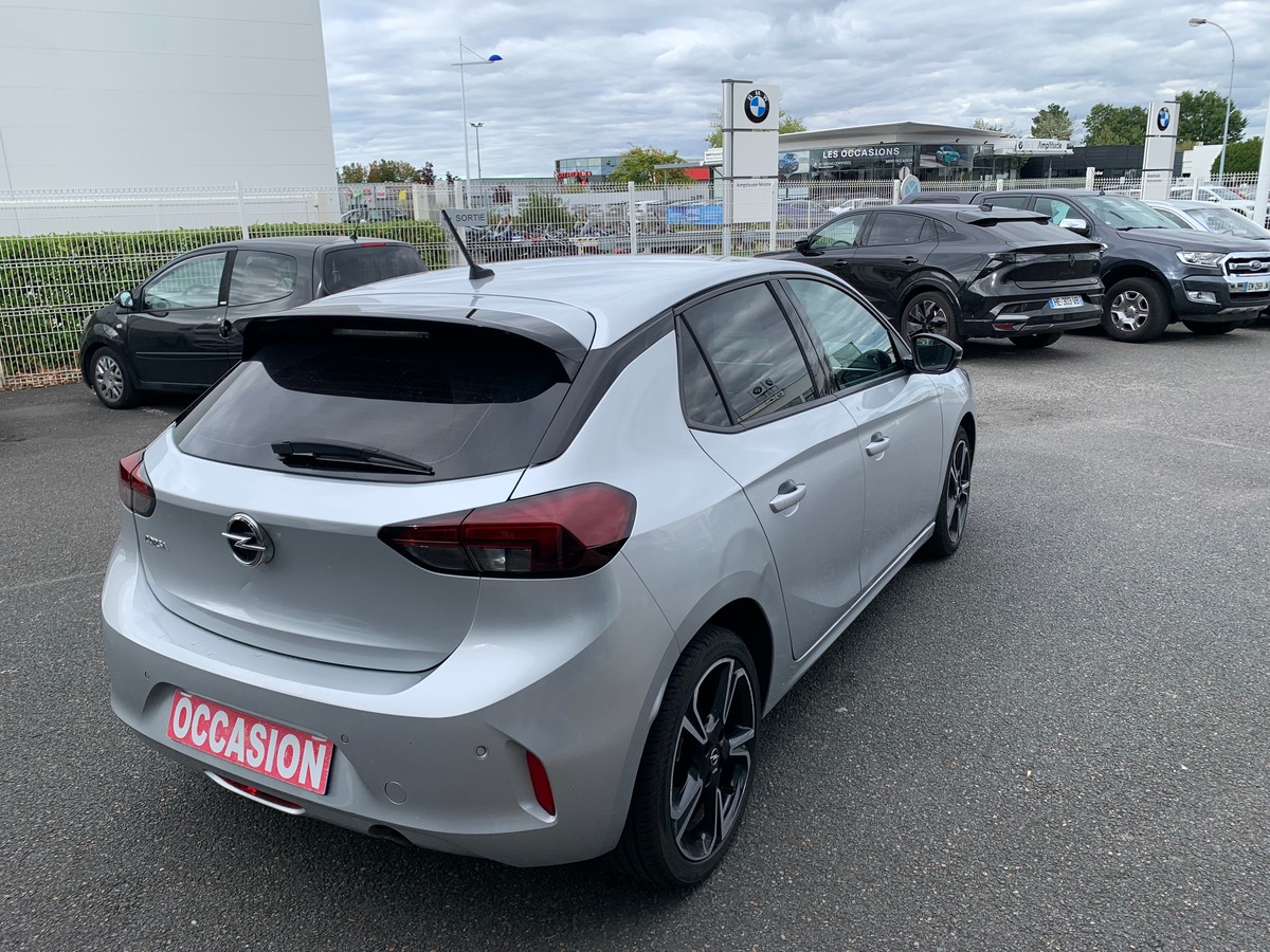 Opel Corsa 100 | Apple car play | Régulateur vitesse | | Reconnaissance des panneaux | Climatisation