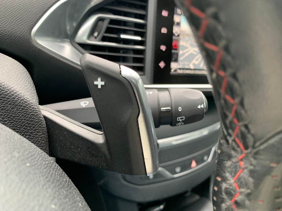 Peugeot 308 180 chevaux | GT | Toit panoramique | Caméra de recul | Régulateur de vitesse | GPS