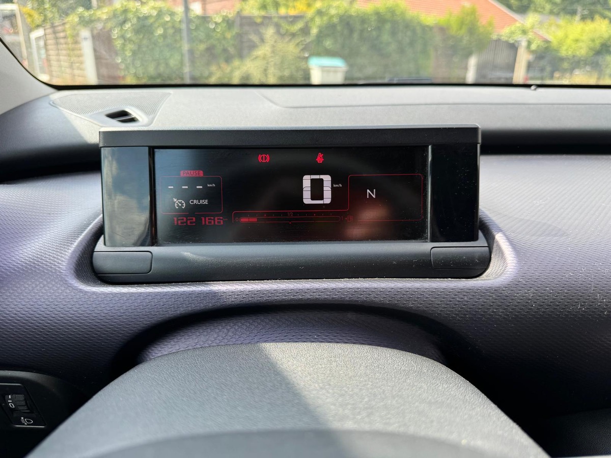 Citroën C4 Cactus 1.6 BLUE-HDI 110cv SHINE - Garantie - Boite automatique