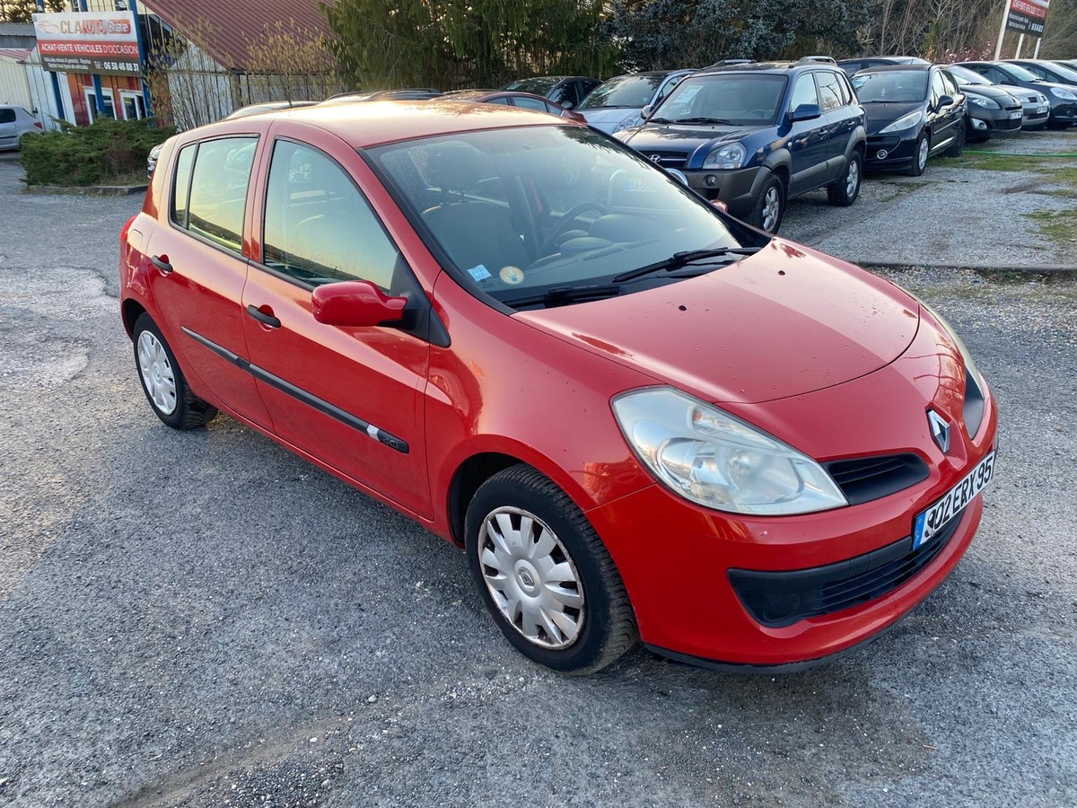RENAULT Clio III 1ère main 1.5 dci 85cv 200000kms