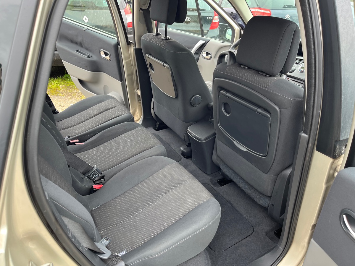 RENAULT Scenic 1.9 dci 111681KM