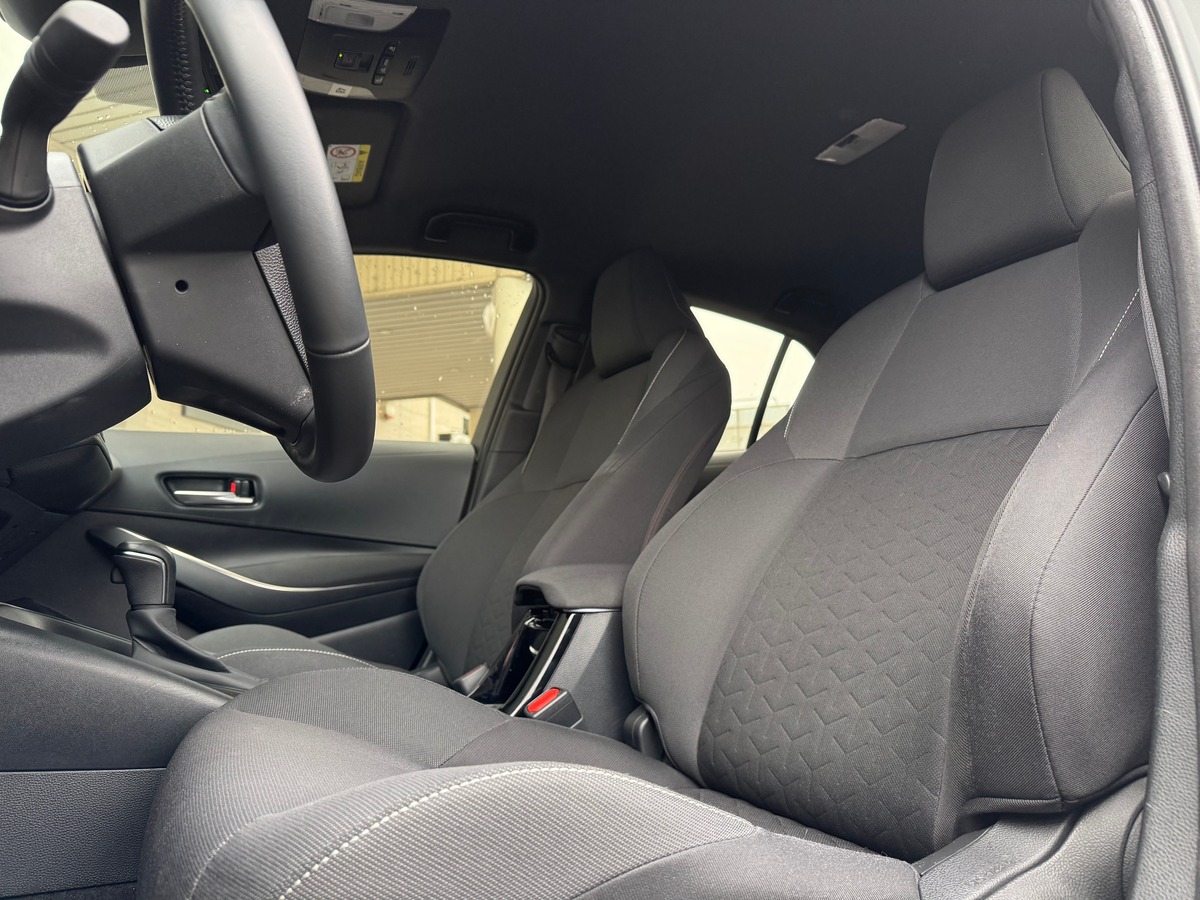 Toyota Corolla Dynamic business 1.8 VVT-i 122 HSD