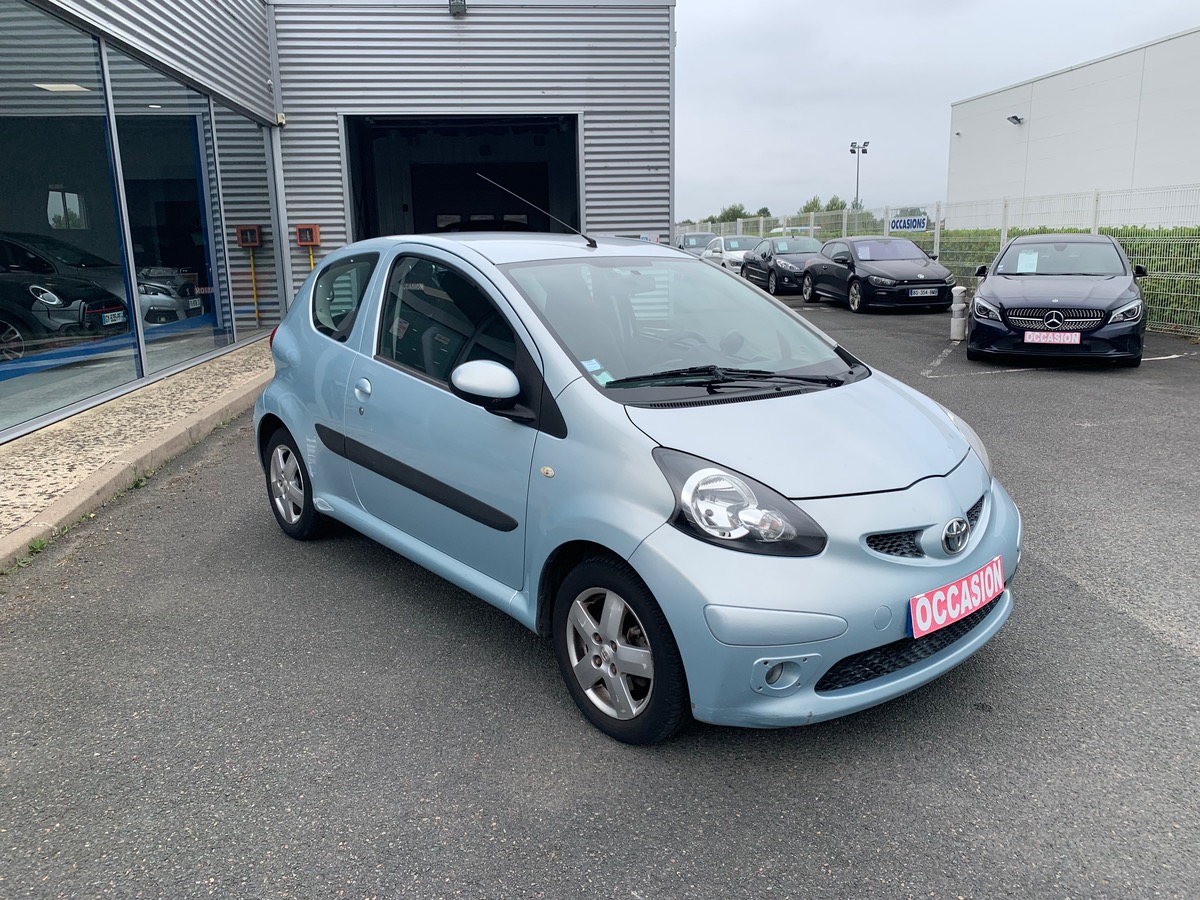Toyota Aygo SPORT | 68 ch | Climatisation | Jantes alu | ABS | Phares antibrouillard