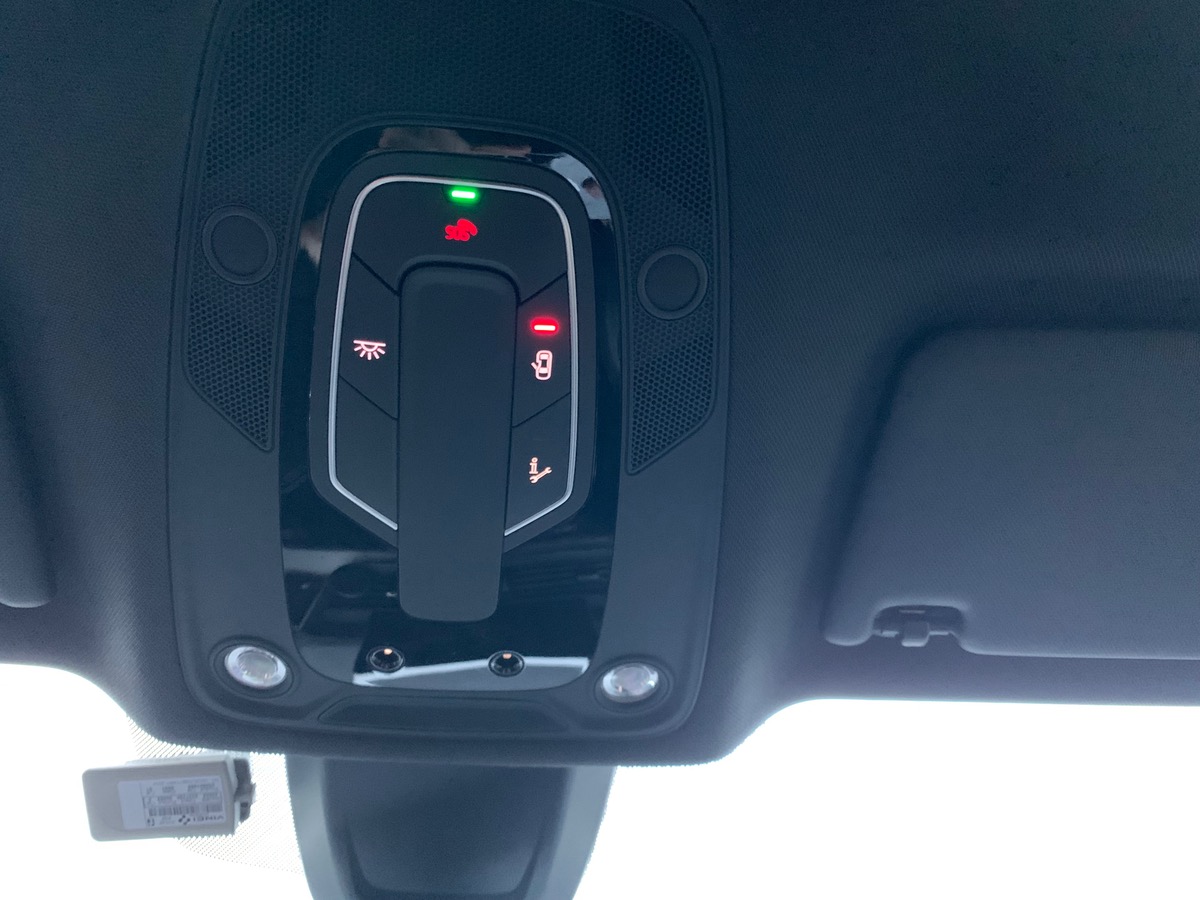 Audi Q5 190 ch | S-line | Virtual Cockpit | Caméra de recul | Coffre électrique | Attelage