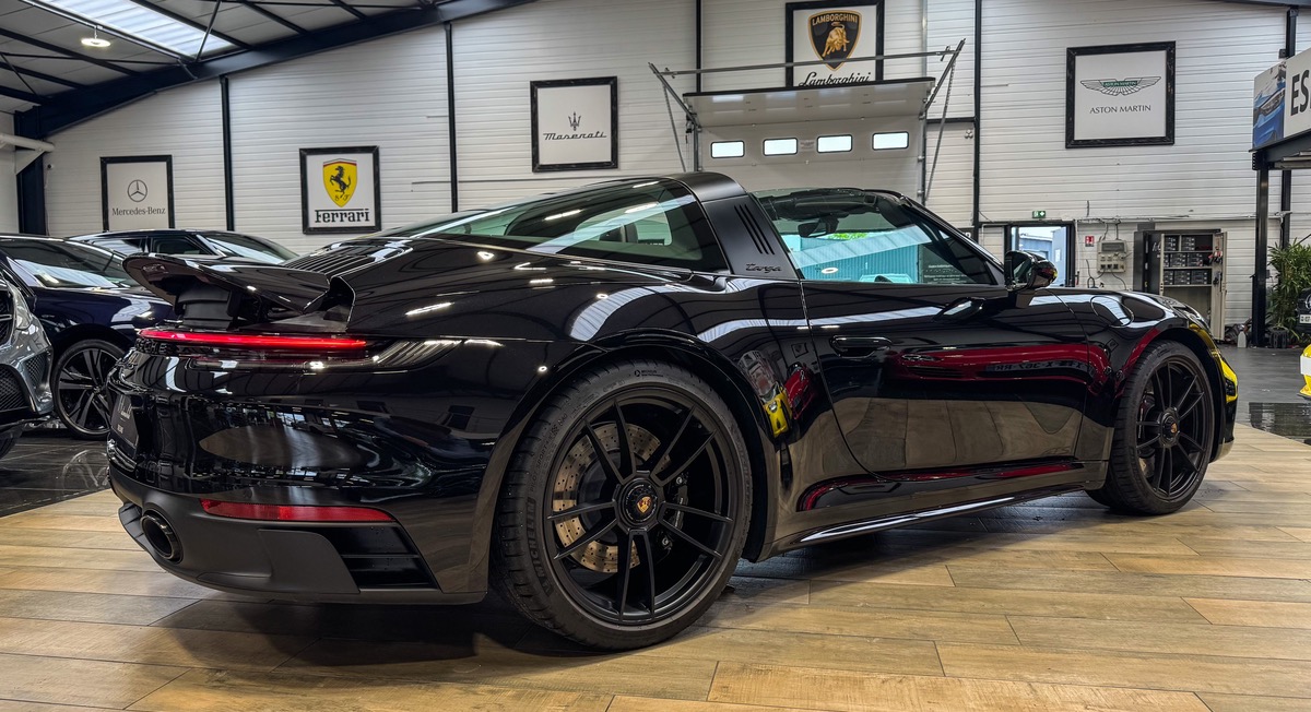 Porsche 911 992 TARGA 4 GTS