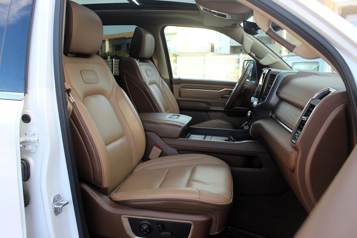 Dodge RAM CREW CAB 1500 5.7 V8 396 ch LARAMIE EDITION LONGHORN / RAM BOX / CARPLAY / ATTELAGE / E85