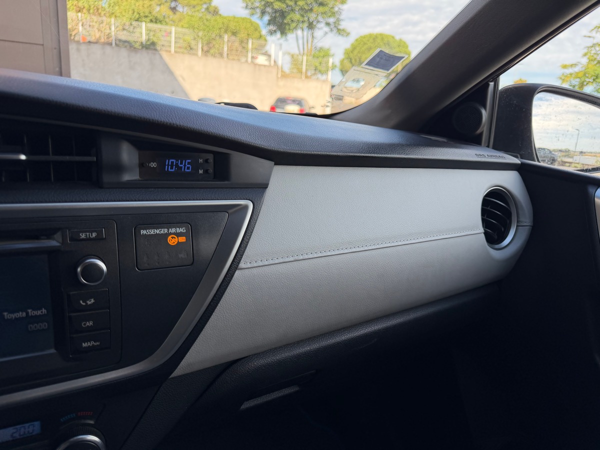 Toyota Auris II HYBRIDE 136H STYLE - 1ére main / Entretien 100% Toyota / Toit Panoramique