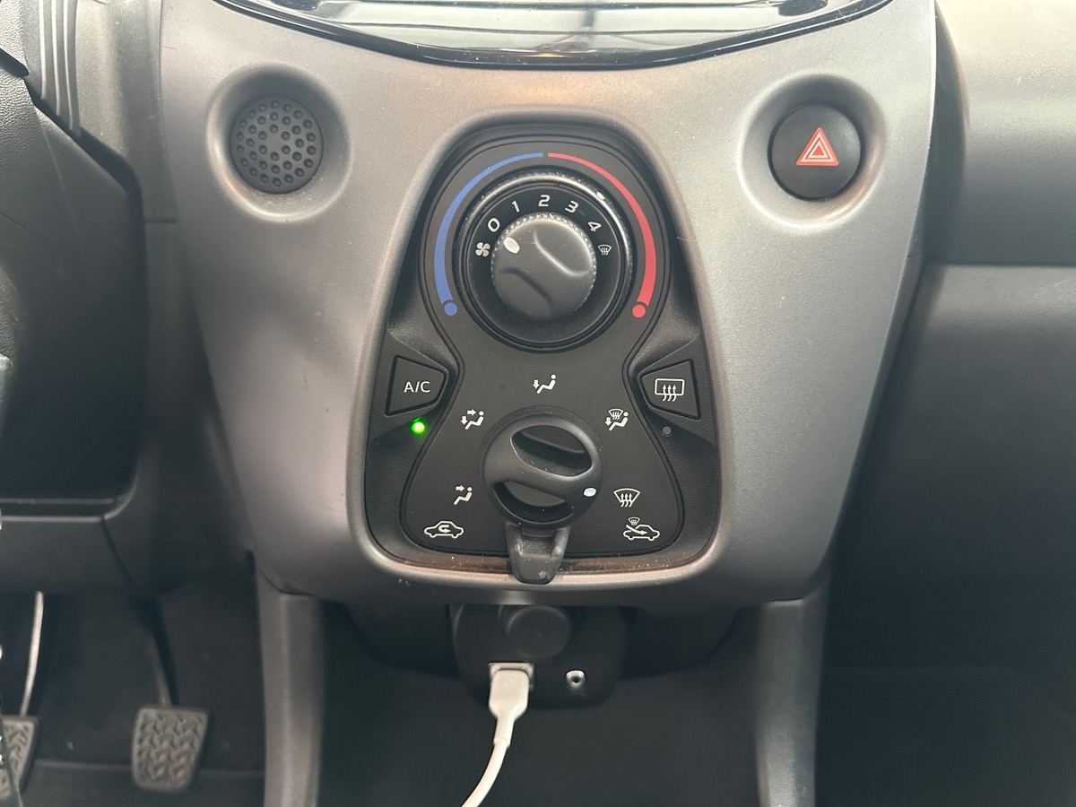 Toyota Aygo 1.0 VVT-i 72ch x-play 3P MY19