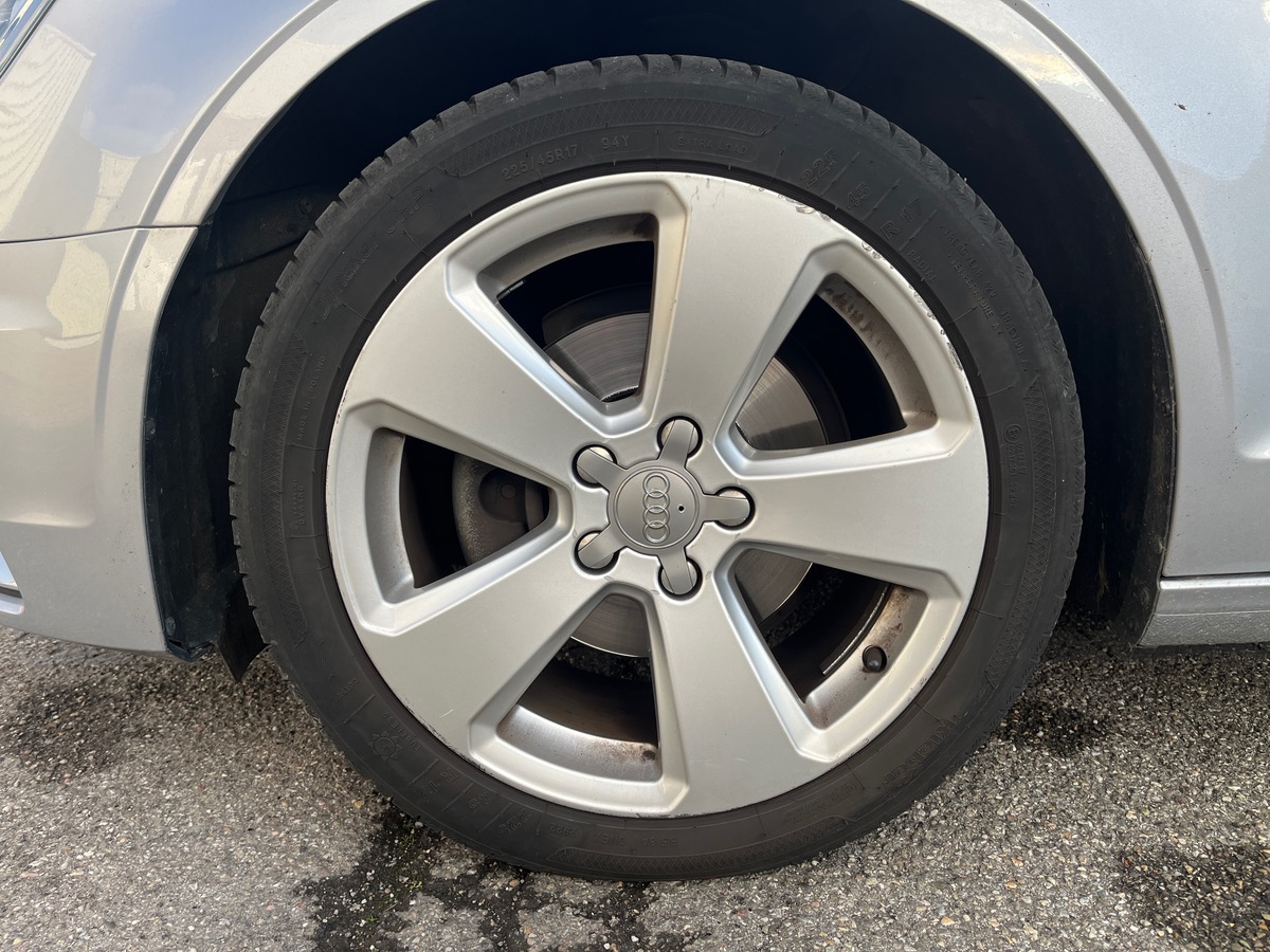 Audi A3 Limousine 1.6 TDI 110cv, Suivi entretien complet, courroie de distrib. OK, sièges chauffants