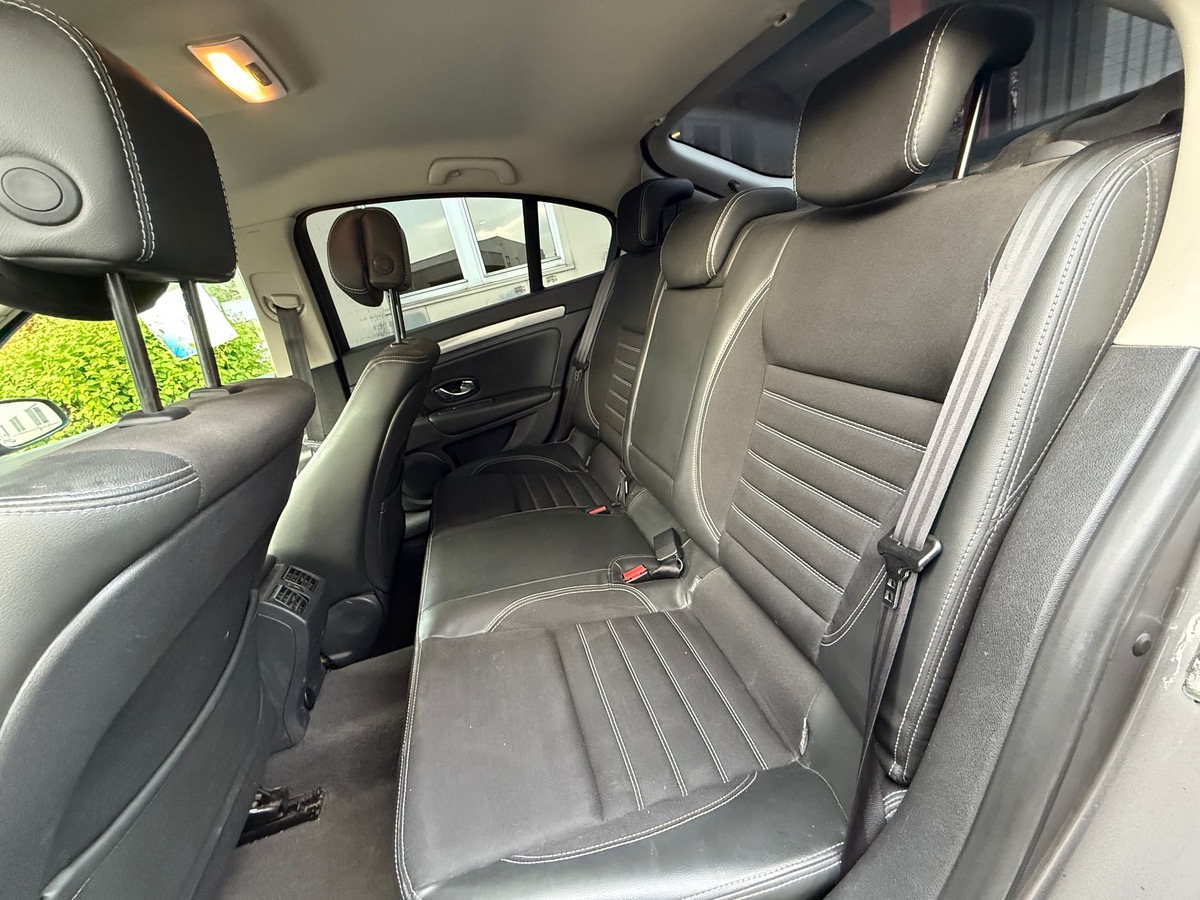 RENAULT Laguna 1.5 DCI 110 CV black éditions 4X