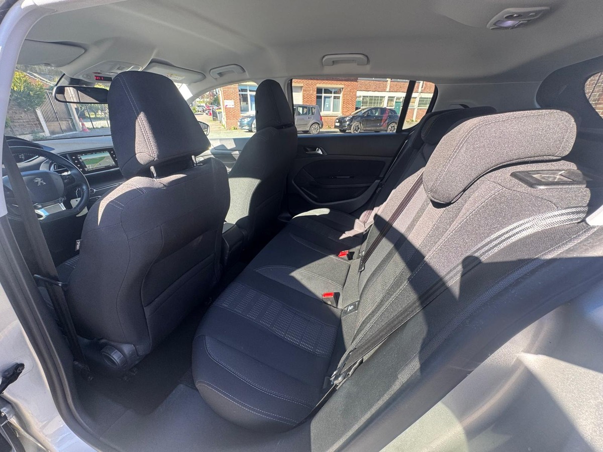 Peugeot 308 1.6 Blue-Hdi 120cv Allure - Garantie - première Main