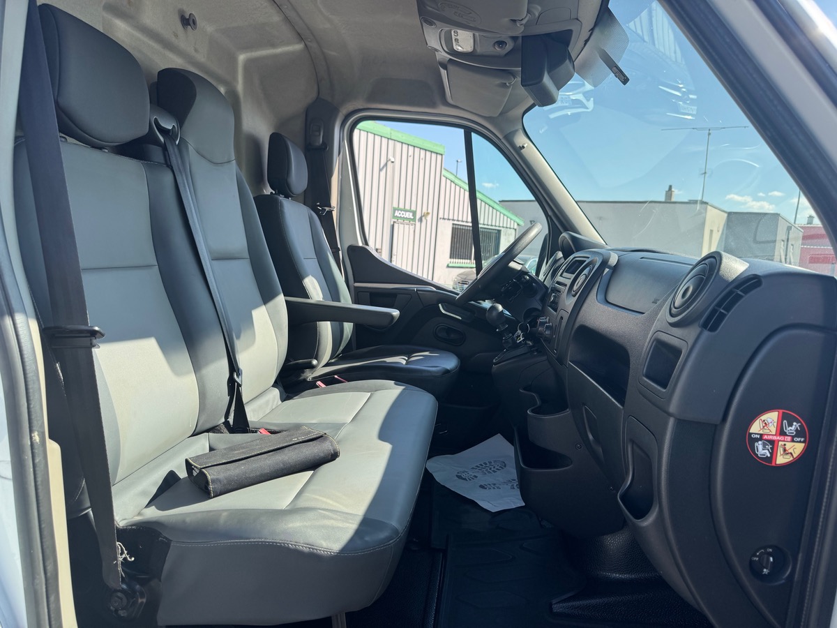RENAULT Master L2H2 2.3 DCI 145CH GRAND CONFORT + ATTELAGE / PRIX TTC
